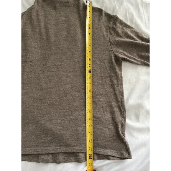 Icebreaker Merino Wool Turtleneck Sweater Gray Women's Size Medium w/ Small Flaw - Picture 7 of 8